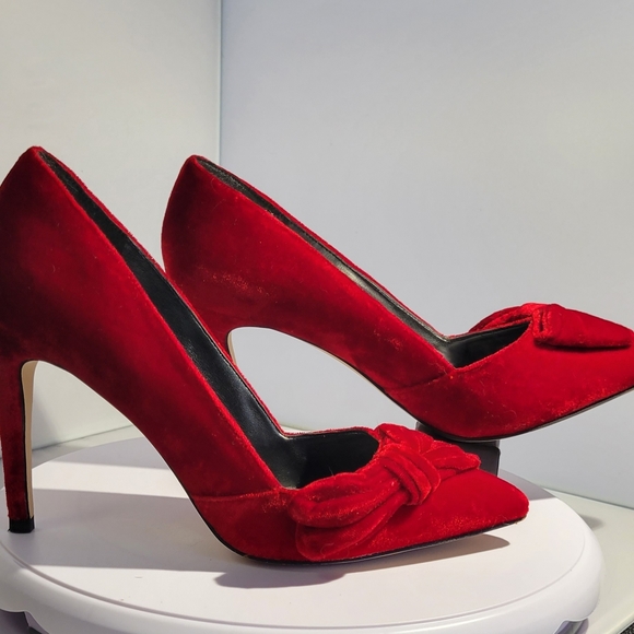 Marc Fisher Red Velvet Heels - Picture 3 of 3